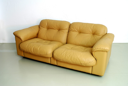 2sofa2.jpg