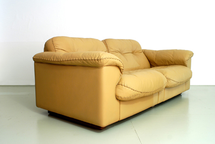 3sofa1.jpg