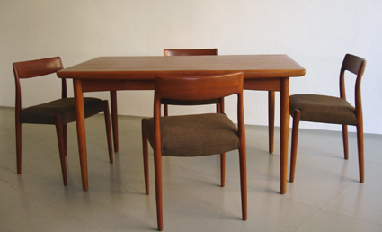 Mollerstuhle-und-Tisch.jpg