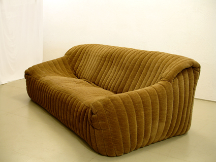Sofa2.jpg