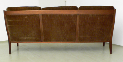 bearsofa2.jpg