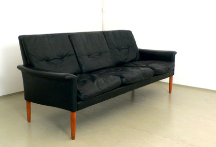 gruene-ledercouch2.jpg