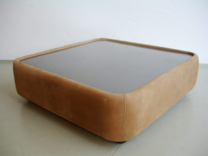 lounge-sofa-und-tisch-4.jpg
