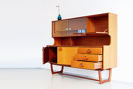 schrank_02_klein.jpg