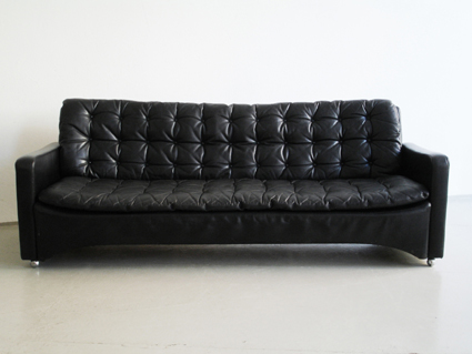 schwarze-Ledercouch-1.jpg