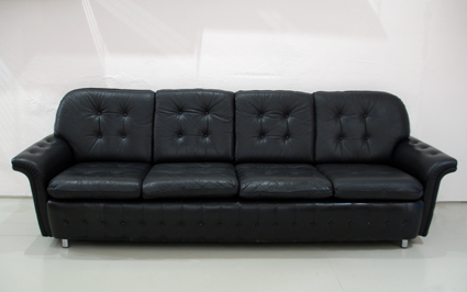 schwarze_Ledercouch_2.jpg